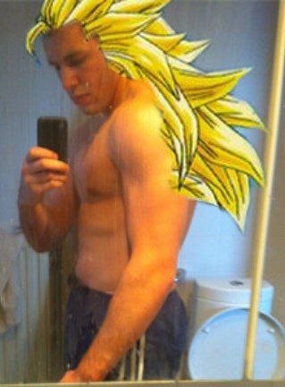 Kasper met super saiyan haar